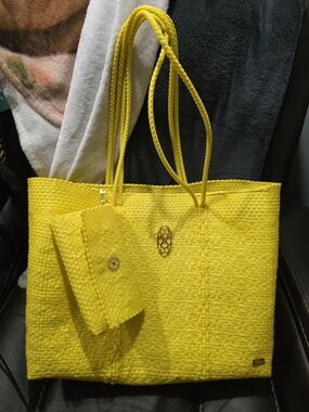 Lola's Bag. Bright Yellow Woven Large Tote Bag with Wristlet